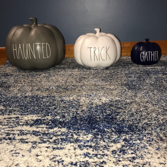 “Trick” medium pumpkin - Rae Dunn - Picture 6 of 6